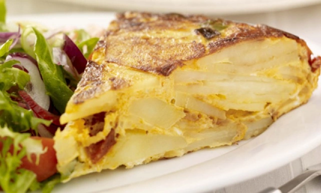 وصفة سريعة للفطور أومليت البيض مع البطاطس